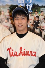 田島悠一郎役の納谷健。