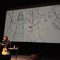 浦沢直樹のパフォーマンスの様子。