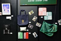 アッシュフォード学園購買部で販売するグッズ。