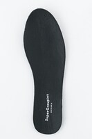 烏野高校モデルのスニーカー。