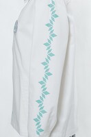 青葉城西高校モデルのシャツ。