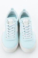 青葉城西高校モデルのスニーカー。