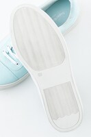 青葉城西高校モデルのスニーカー。