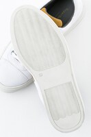 梟谷学園高校モデルのスニーカー。