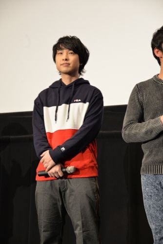 一条シン役の寺島惇太。