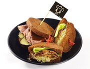 「黒の暴牛 ローストビーフ＆炙り焼肉カルビサンドコンボ」