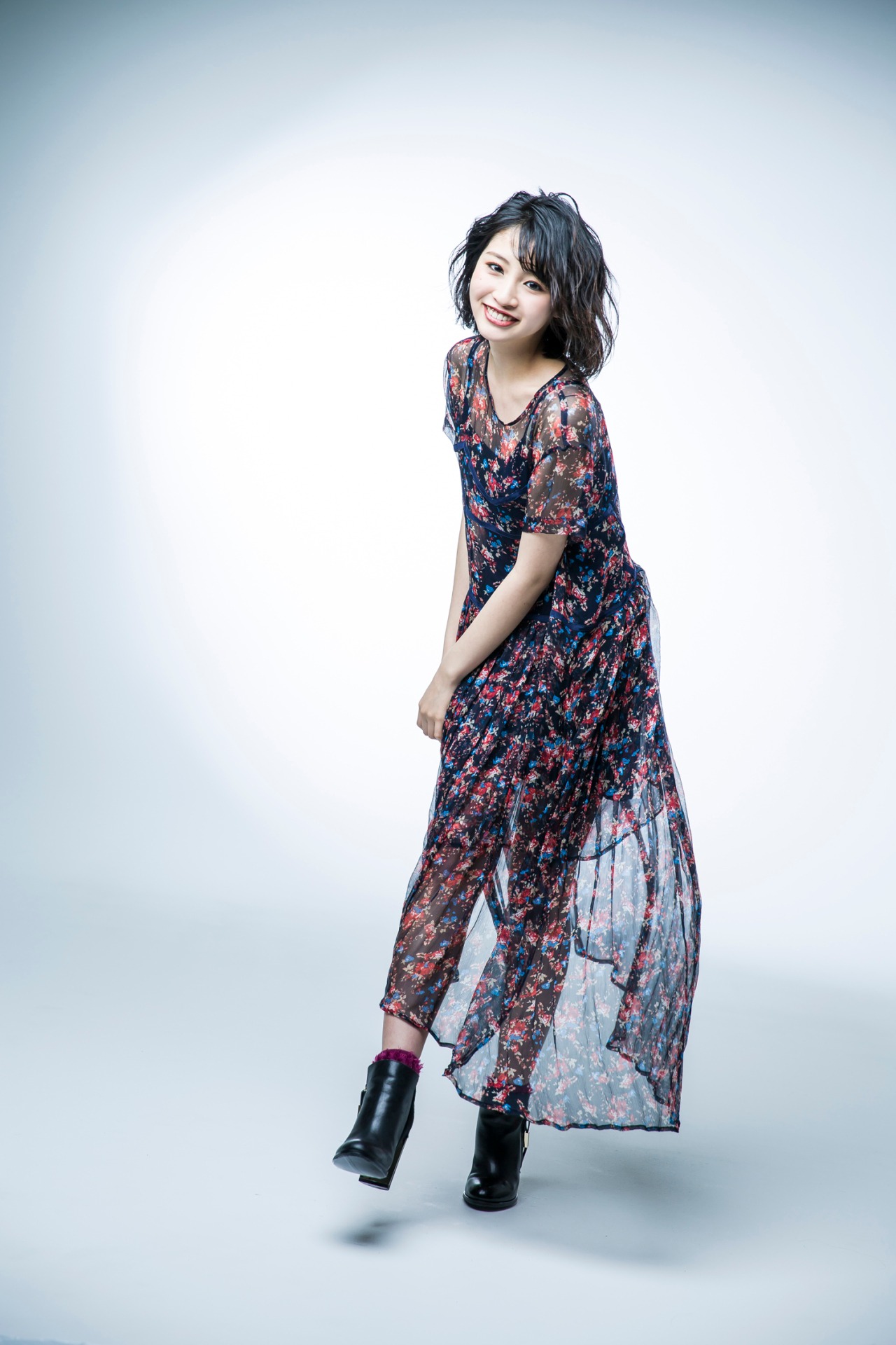 青島妃菜(c)カノウリョウマ