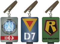 "WEEK1"で販売されるICカードケース。