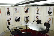 「アニメ第2期放送記念 コトヤマ『だがしかし』原画展」の様子。