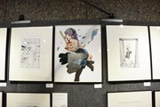 「アニメ第2期放送記念 コトヤマ『だがしかし』原画展」の様子。