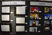 「アニメ第2期放送記念 コトヤマ『だがしかし』原画展」の様子。