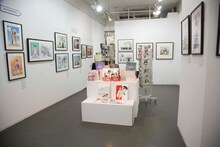 「成田美名子画業40周年記念原画展」の様子。