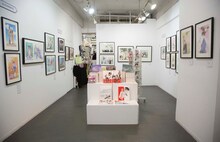 「成田美名子画業40周年記念原画展」の様子。