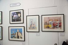 「成田美名子画業40周年記念原画展」の様子。