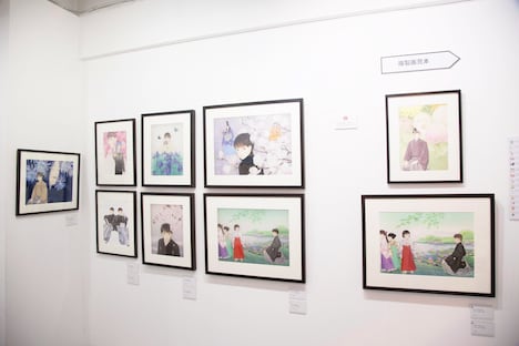 「成田美名子画業40周年記念原画展」の様子。