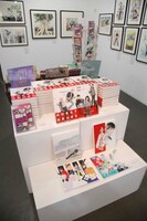 「成田美名子画業40周年記念原画展」の様子。