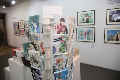 「成田美名子画業40周年記念原画展」の様子。