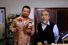 左からケンドーコバヤシ、さだやす圭。