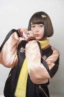 玉城ティナ扮するヨイ。