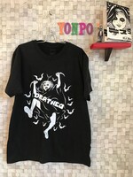 yonpoで販売されている7巻発売記念Tシャツ。