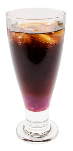 ドリンクメニューの「暁美ほむら（コーラ＋グレープゼリー）」。