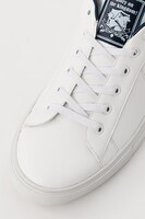 「アイシールド21」コラボレーション スニーカー（王城ホワイトナイツモデル）