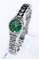 リヴァイモデルの腕時計。