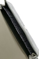 リヴァイモデルのお財布ショルダー。