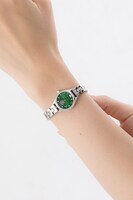 リヴァイモデルの腕時計の着用例。