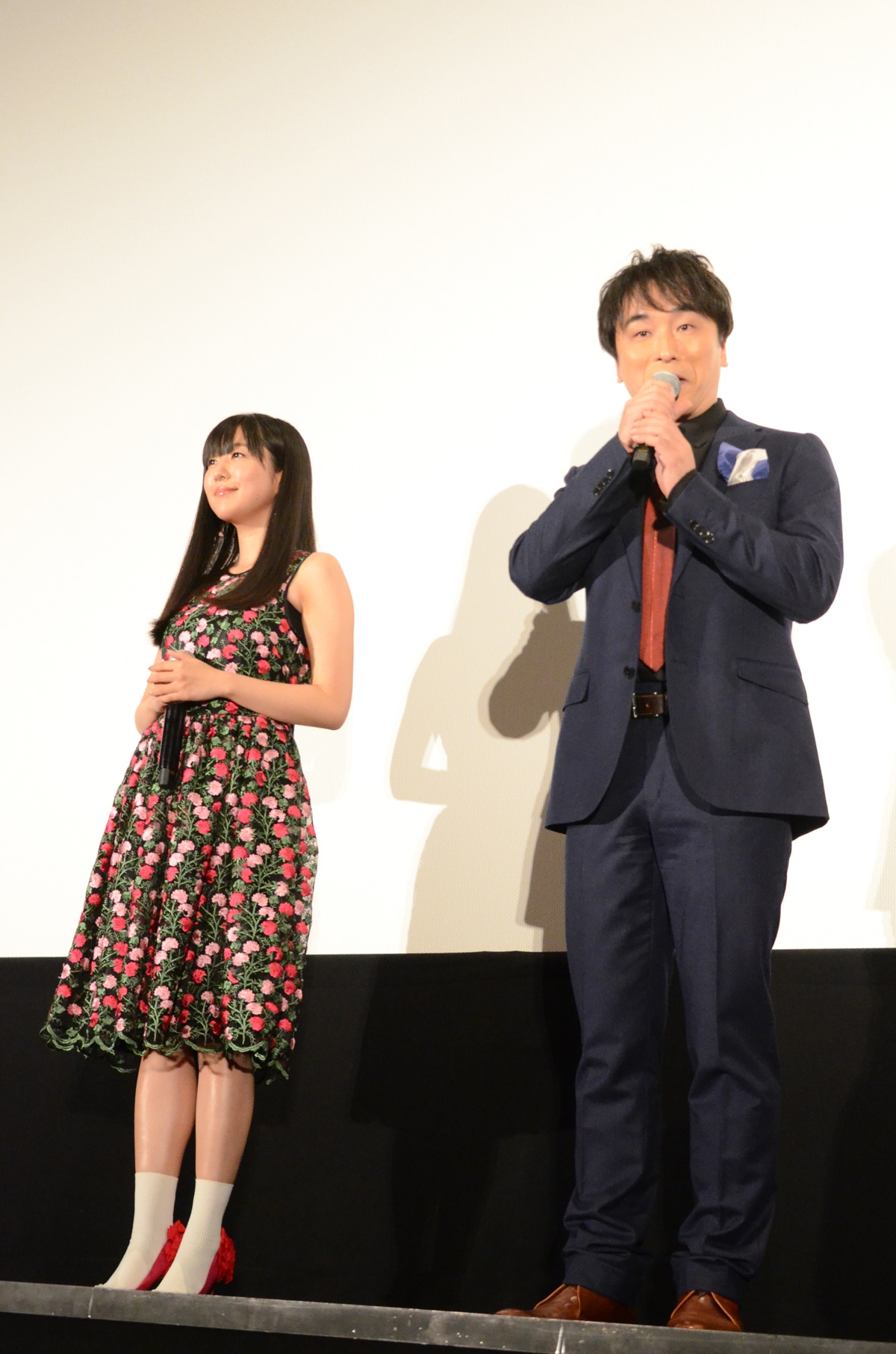 左から茅野愛衣、関智一。