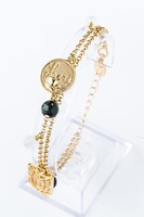 リヴァイモデルのブレスレット。