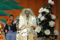 能公演「花花能」より（撮影／前島吉裕）。