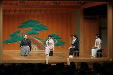 観世銕之丞と成田美名子の対談の様子（撮影／前島吉裕）。