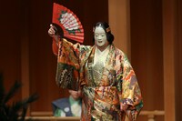 能公演「花花能」より（撮影／前島吉裕）。