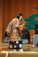 能公演「花花能」より（撮影／前島吉裕）。