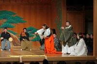 能公演「花花能」より（撮影／前島吉裕）。