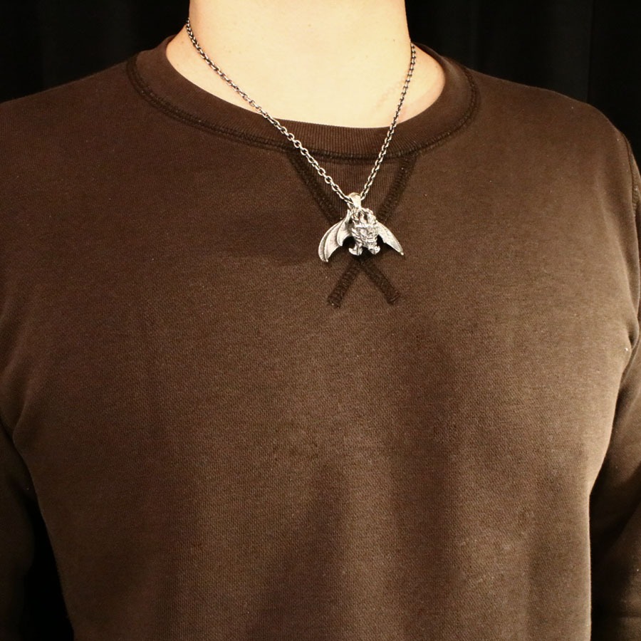 「デビルマン ペンダント」着用例。