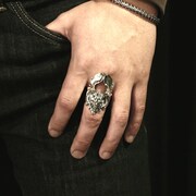 「デビルマン スカルリング」着用例。