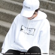 キャップとパーカーの着用例。