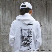 パーカー（ホワイト）の着用例。