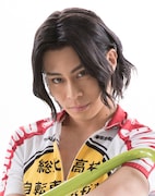 鯨井康介扮する手嶋純太。