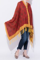 ストール＆ストールピンセットの着用例。