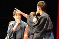 映画「ちはやふる -結び-」の完成披露舞台挨拶の様子。