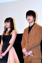 左から浅川梨奈、横浜流星。