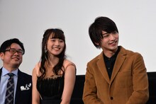 左から神徳幸治監督、浅川梨奈、横浜流星。