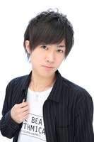 筒井光役の上西哲平。