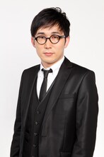 脚本を手がけるじろう（シソンヌ）。