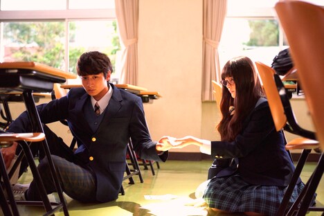 実写版「わたしに××しなさい!」より。