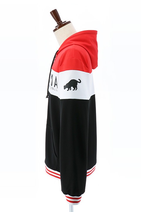 「ハイキュー!!」のジップアップパーカー（音駒高校モデル）。