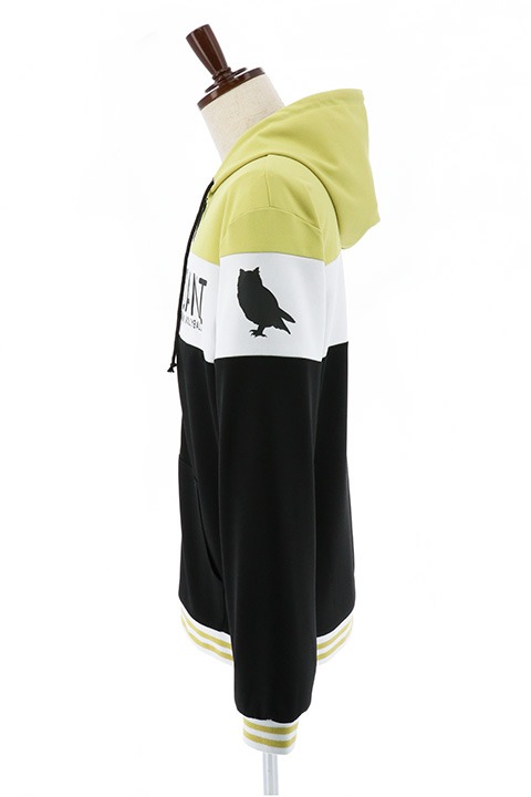 「ハイキュー!!」のジップアップパーカー（梟谷学園高校モデル）。